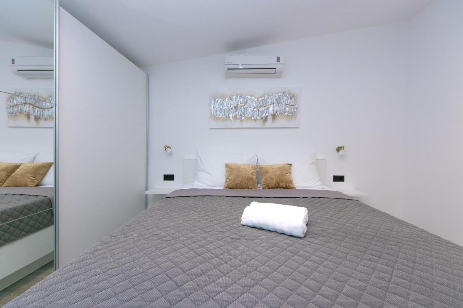 Apartmani Kika Apartment *